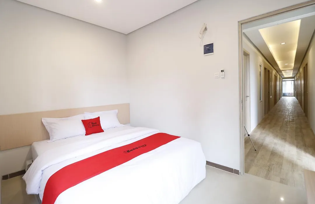 Reddoorz Plus Near Mall Pondok Indah-1